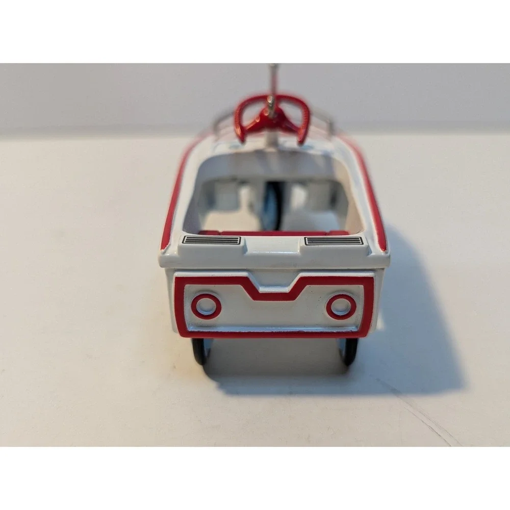 Hallmark Keepsake 1968 Murray Jolly Rogers Flagship Kiddie Car Classics Ornament